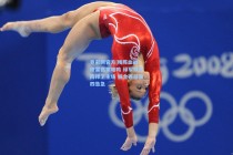 竞彩网官方|残阵血战！穆雷孤掌难鸣 绿军铁桶阵捍卫主场 掘金西部第四告急