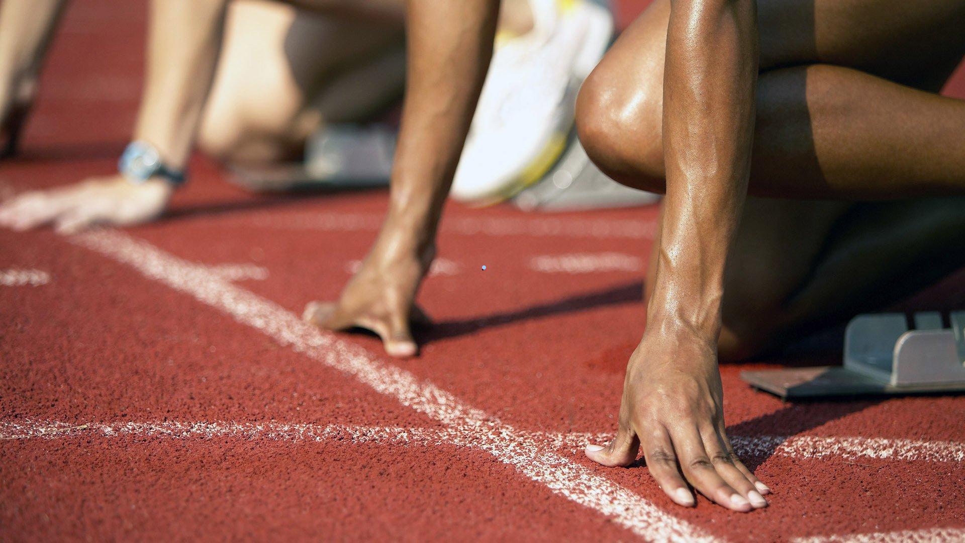 中超转会市场惊现连环挖角，成都截胡后腰，浙江撬走军师，云南连抢轮换